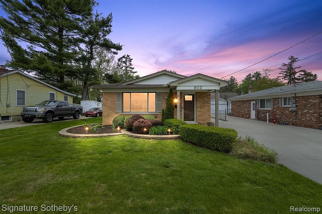 912 1st St, Rochester, MI 48307 MLS 20230037479 Zillow
