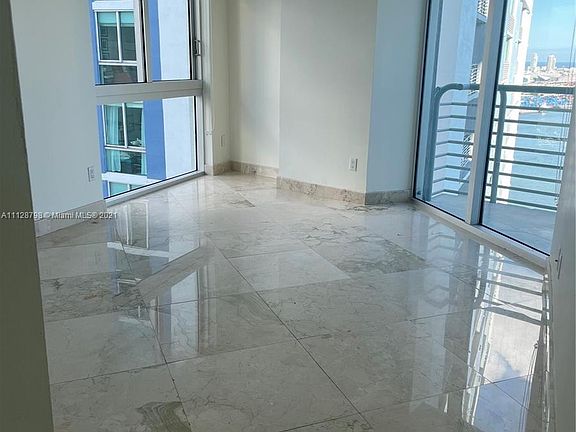 5th image of 325 Biscayne Blvd #3625