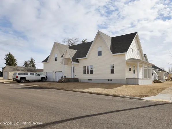 321 1st Ave W, Richardton, ND 58652