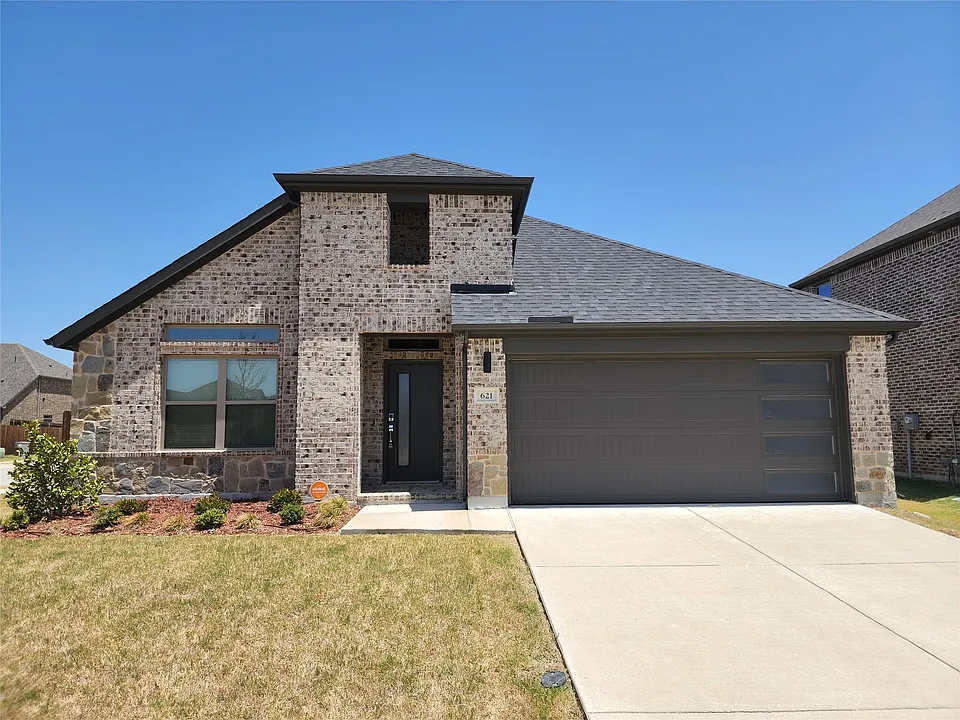 621 Maple Leaf Way