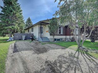 7107 93rd St, Grande Prairie, AB T8V6H4