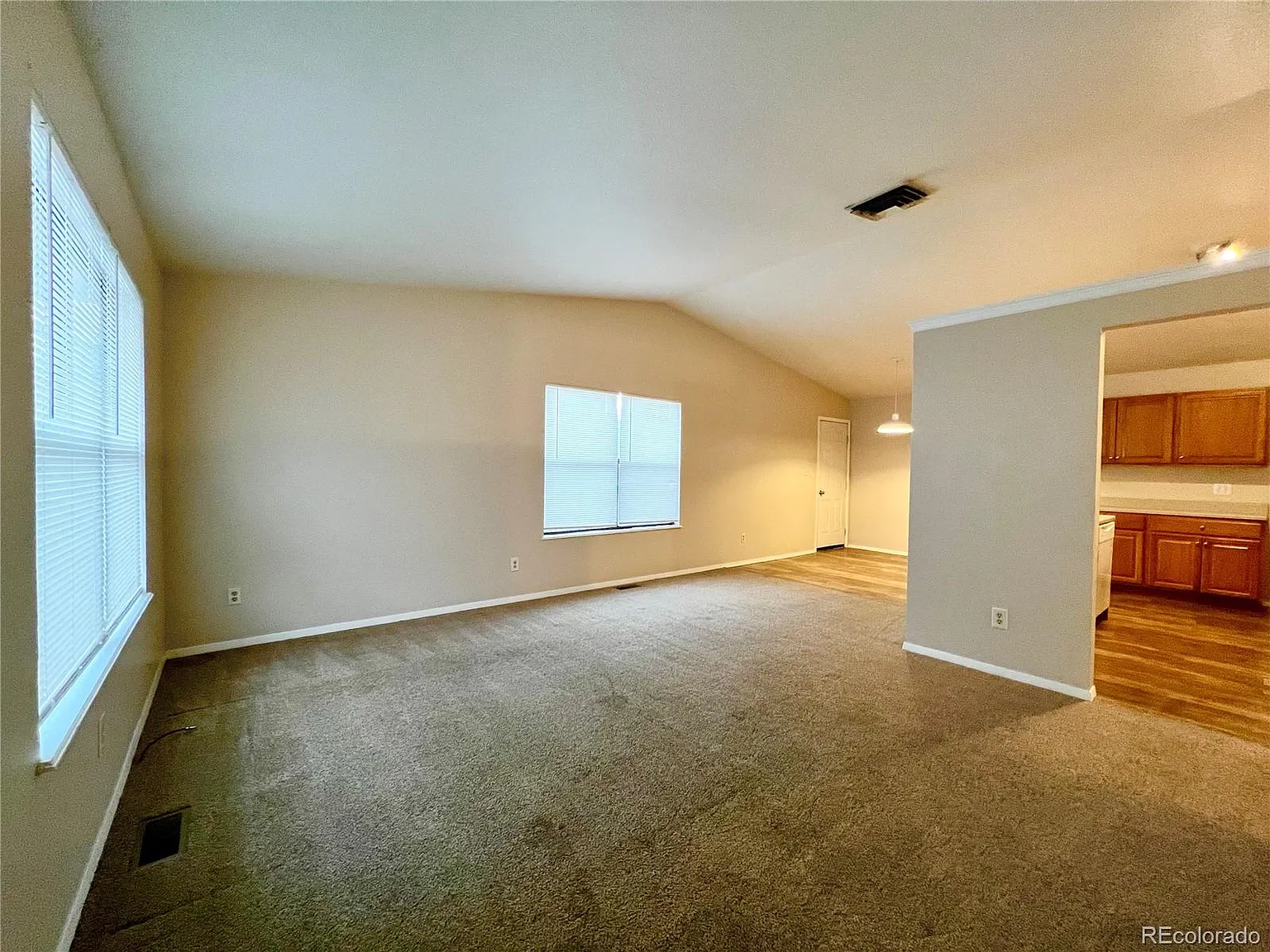 3 bed, 2.0 bath, 1064 sqft, $1,495 — Photo 4