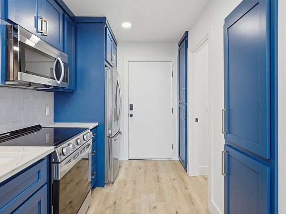 2nd image of 3007 Upcreek Aly Unit 6
