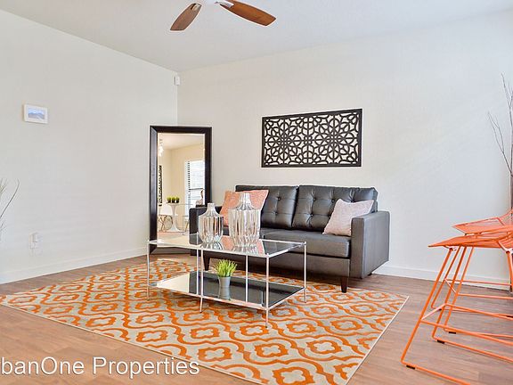 3rd image of 400 Westmoreland St APT 2