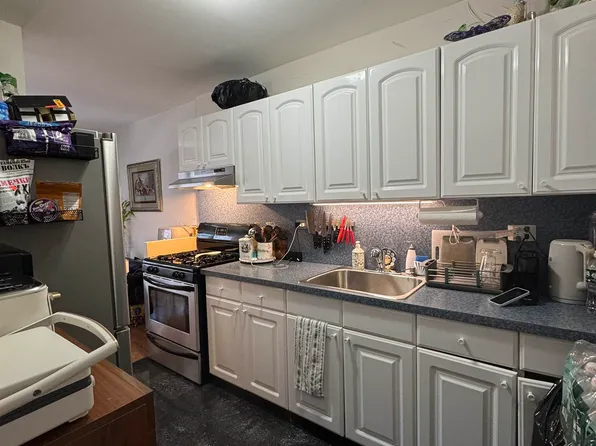 464 Neptune Avenue image 5 of 8