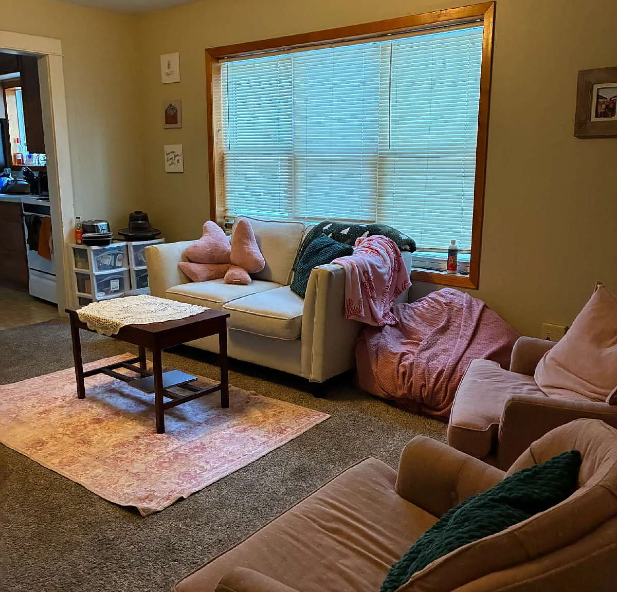 3 bed, 1.0 bath, $470 — Photo 4