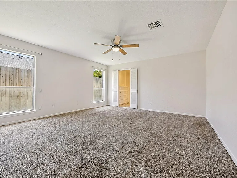 7618 Bankside Dr — Photo 4