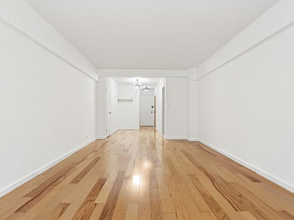 4th image of 210 E 36th St APT 6C