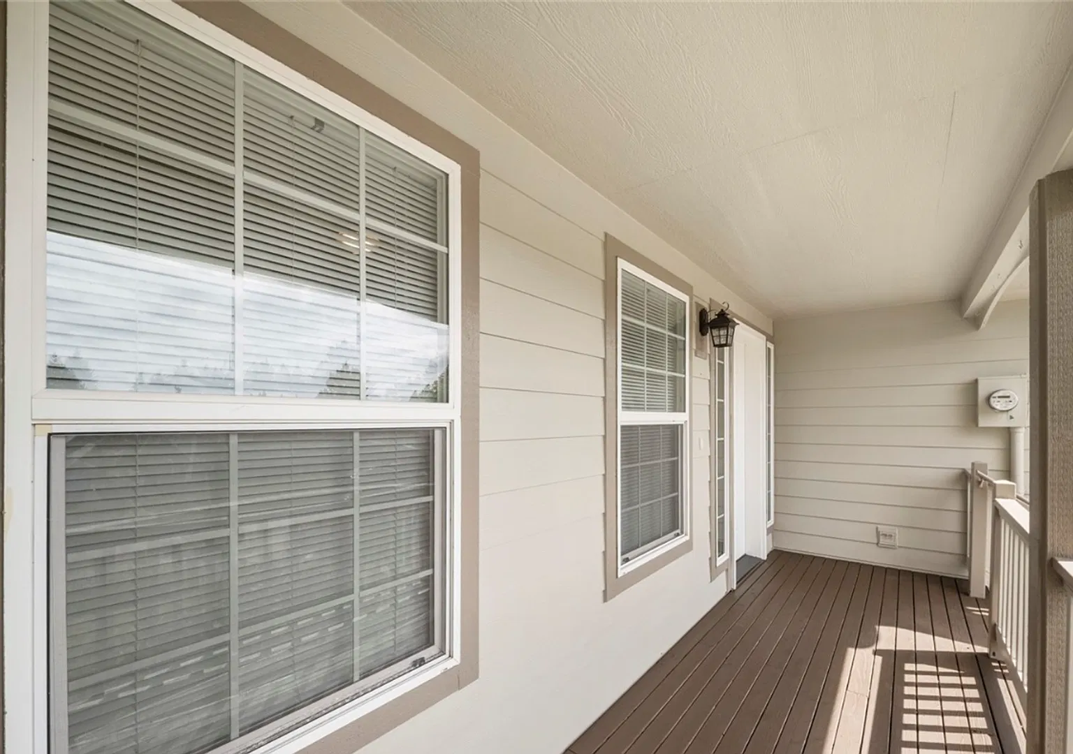 Spacious 3-Bedroom Home in Desirable Tumwater Hill — Photo 4