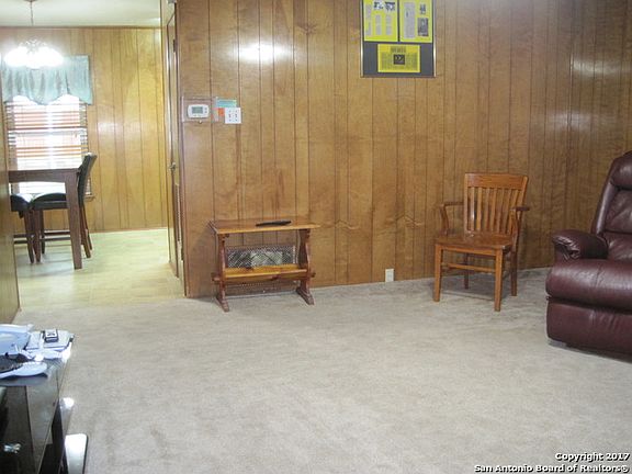 4th image of 223 Yolanda Dr