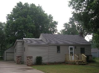 1045 Redding Ave, Windom, MN 56101