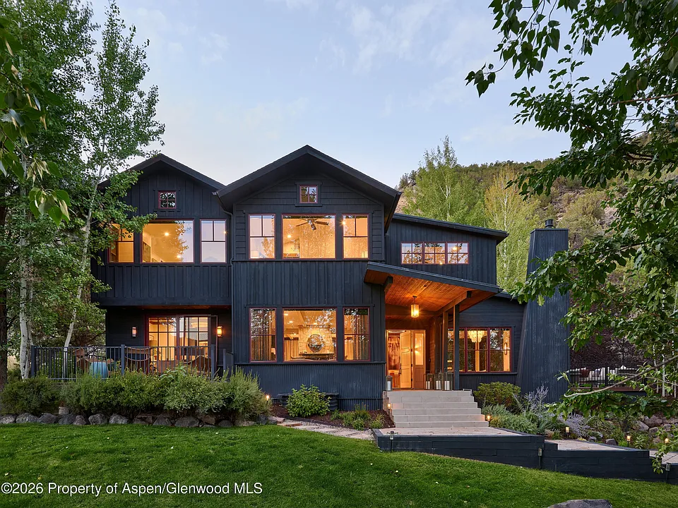 624 Larkspur Dr