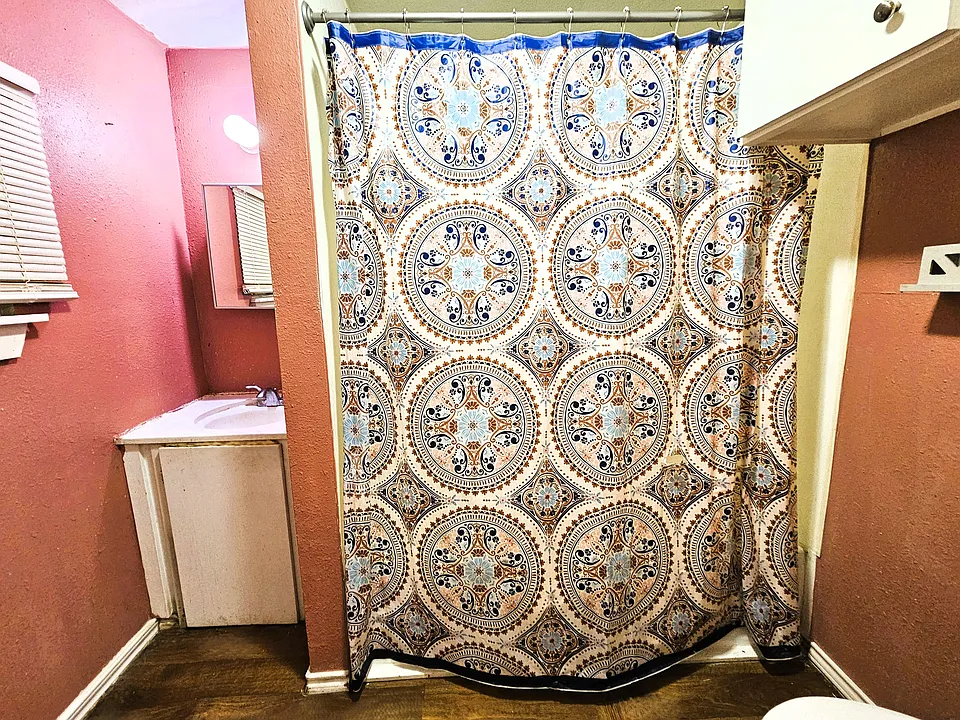 Complete shower/tub combo restroom