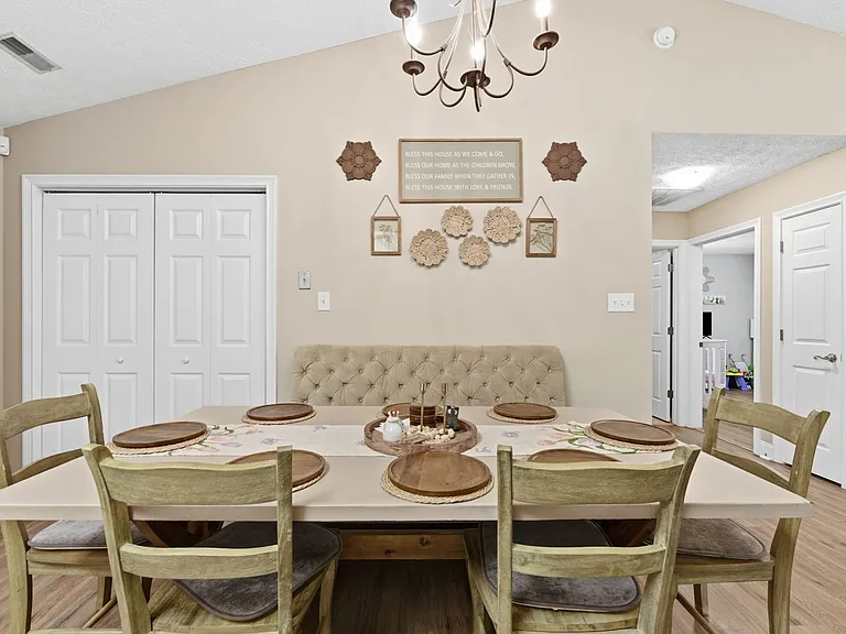 8400 Lesley Marie Ln — Photo 10