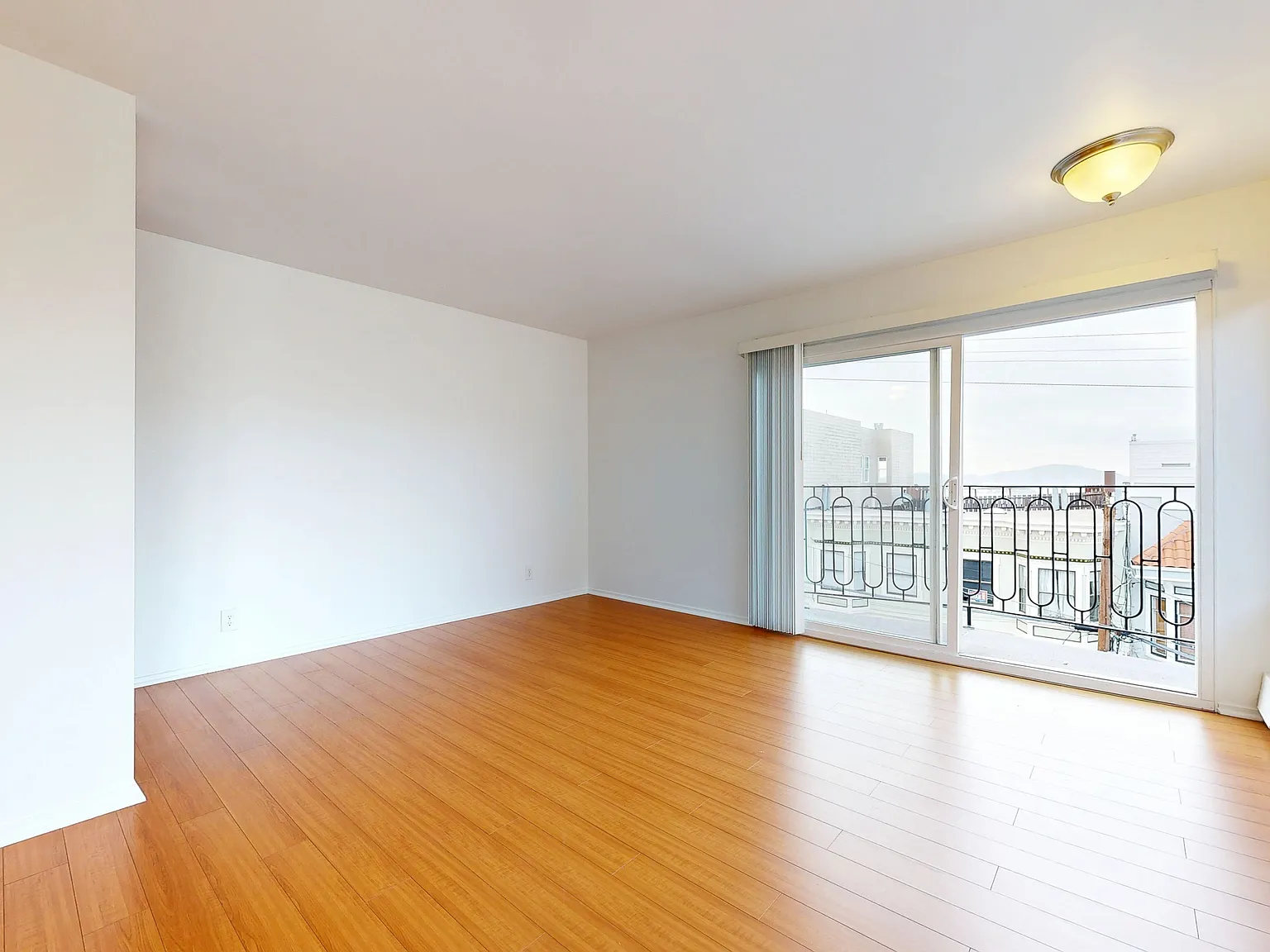Charming North Beach Studio | Pet Friendly | Shared Laundry — Photo 2