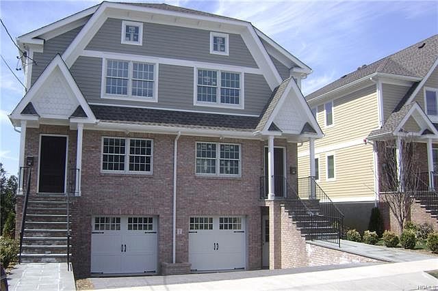 1st image of 83 Gainsborg Ave E