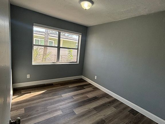 5th image of 667 25th Ave S