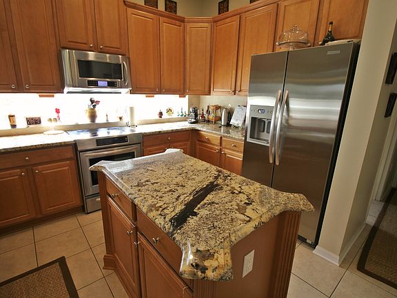 5th image of 160 Overoaks Pl