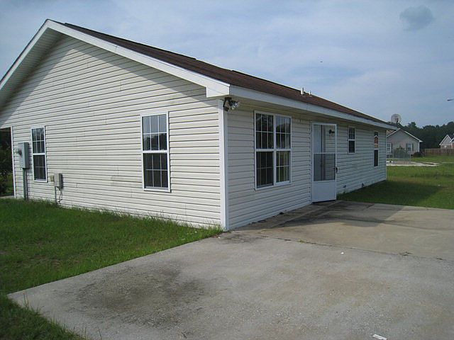 2nd image of 100 Dogwood St