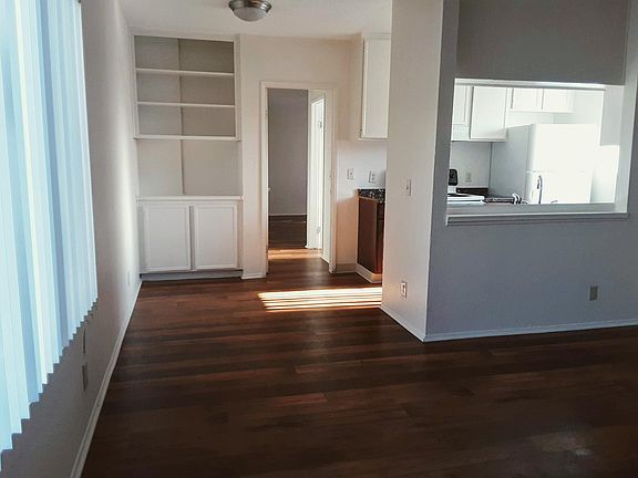 2nd image of 4050 Marlborough Ave #10
