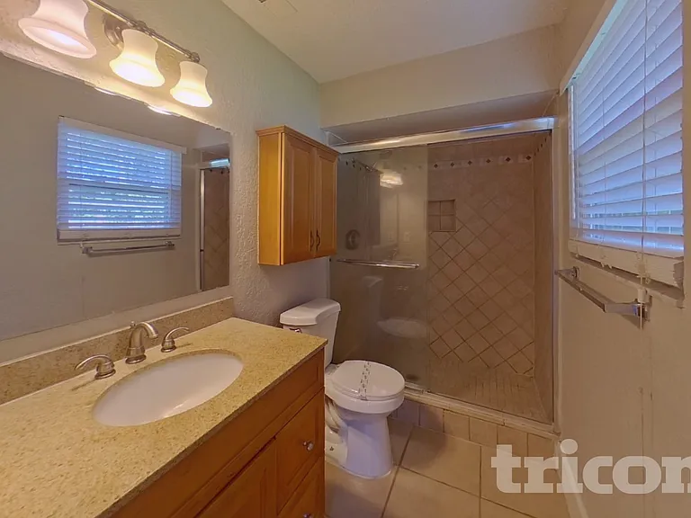 554 Peregrine Ct — Photo 9