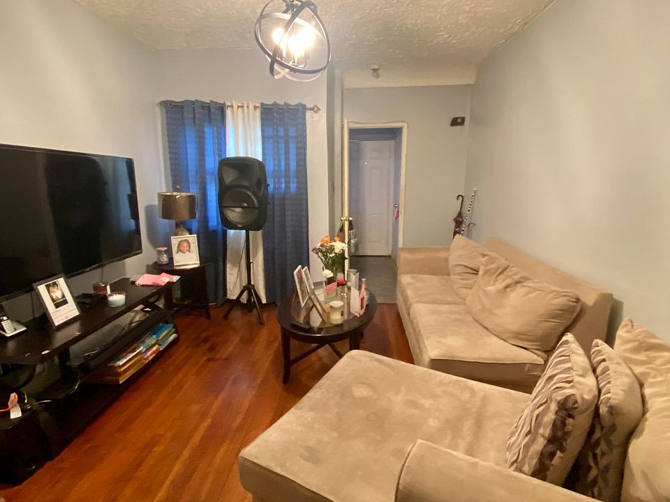 1st image of 3316 Corsa Ave #1