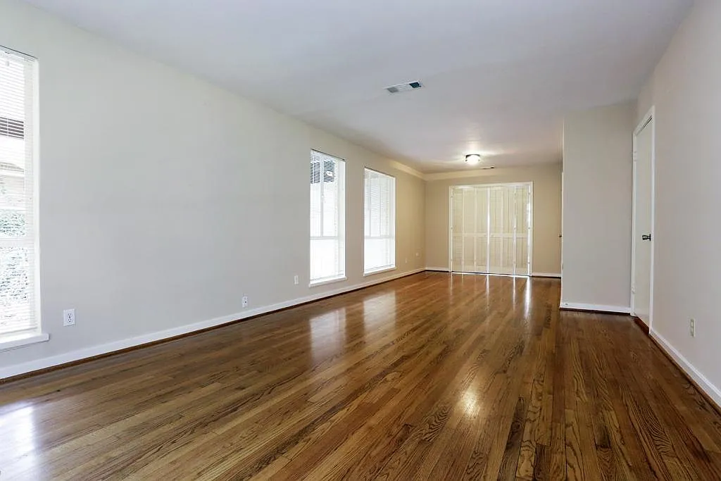 3 bed, 1723 sqft, $2,950 — Photo 3