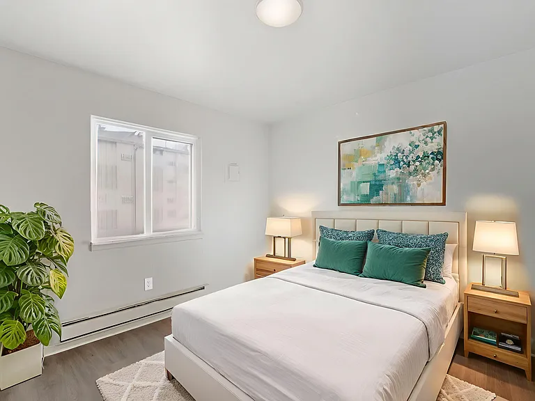 Hubbard Apartments — Photo 14