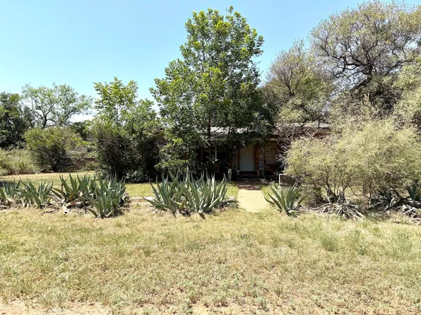 319 Zero St, Robert Lee, TX 76945