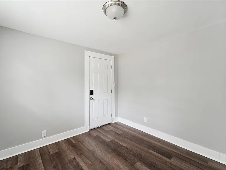 2120 E Gwinnett St — Photo 23