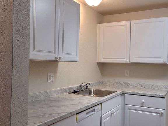 4th image of 2056 E 56th St #H4