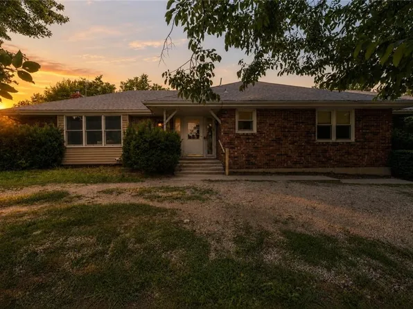 5507 NE Woodbine Rd, Saint Joseph, MO 64505