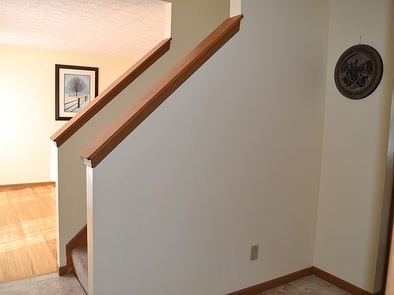 3rd image of 8138 Crescent Dr