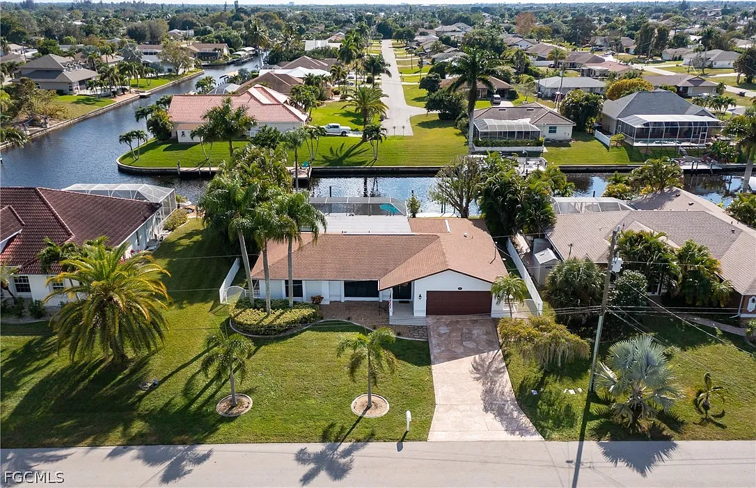 3 bed, 2.0 bath, 1603 sqft, $6,500 — Photo 3