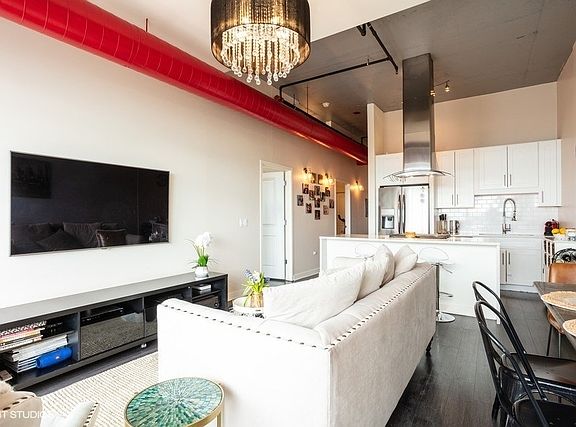 3rd image of 50 E 16th St Unit 1306