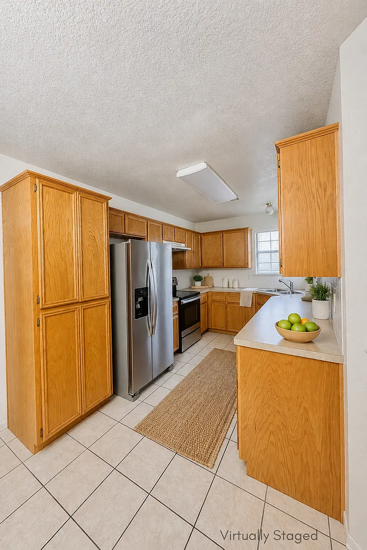Inviting 3 Bedroom 2.25 Bath home in Hymesa Estates! — Photo 4