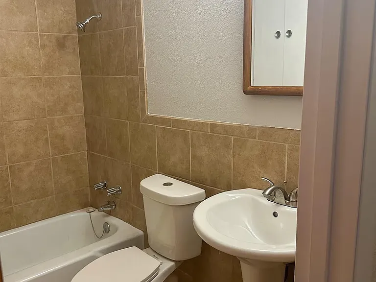 2104 W Runyan Ave — Photo 10