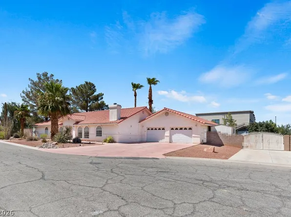 7110 La Cienega St, Las Vegas, NV 89119