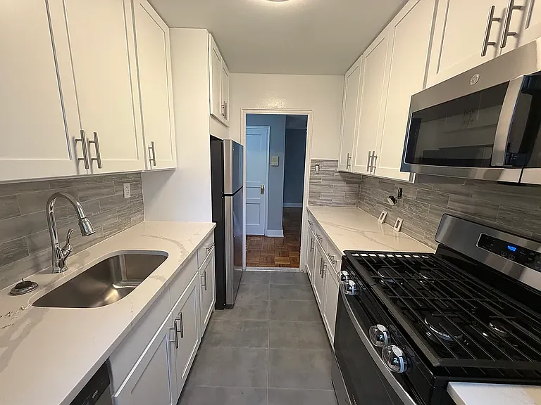 192-05 73rd Ave #1 — Photo 3