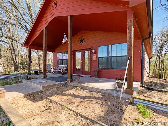 5th image of 2576 Winnett Rd