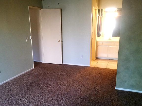 4th image of 1253 Southwood Ln