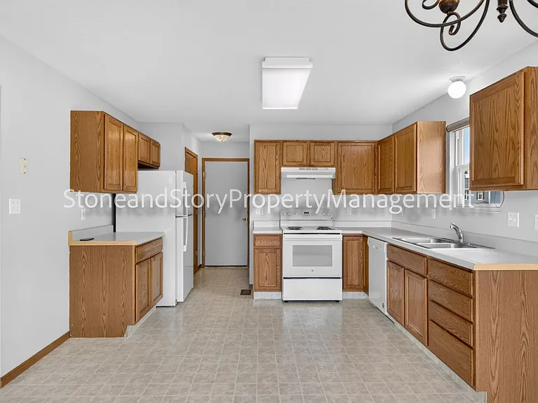 6926 SW 17th St — Photo 6