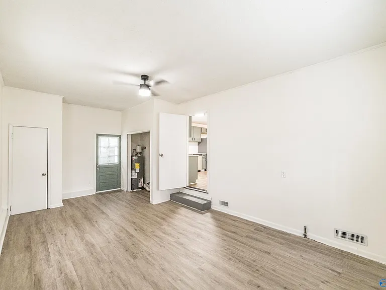 307 Meadowbrook Dr SE — Photo 13