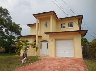 640 SW 2nd St, Hallandale Beach, FL 33009