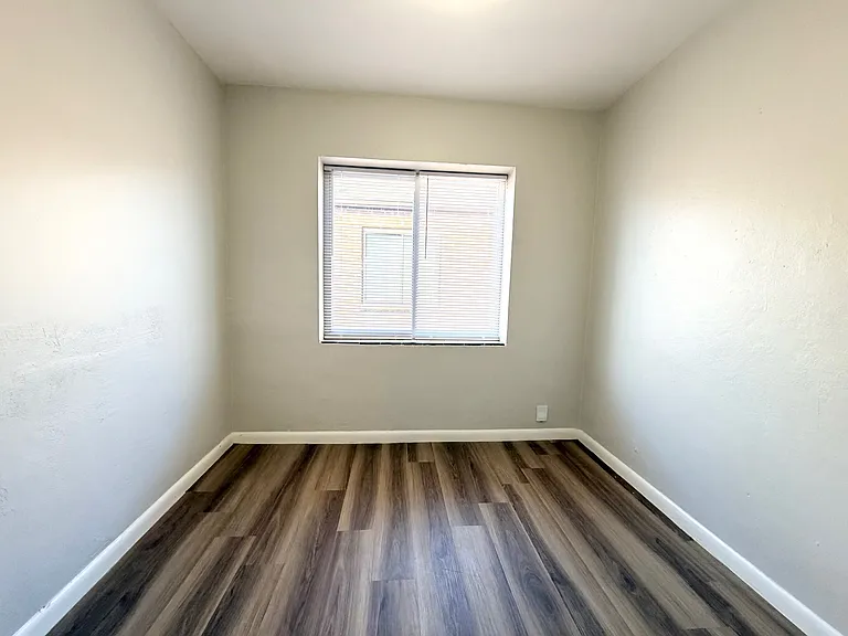5514 Chippewa St #2W — Photo 8