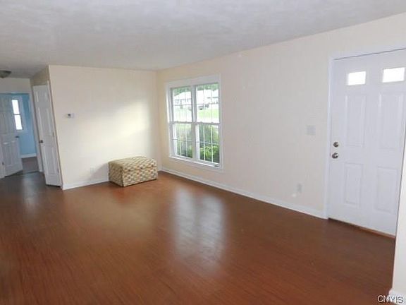 3rd image of 304 Pleasantview Dr