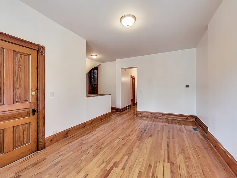 1138 W Addison St #1 — Photo 3