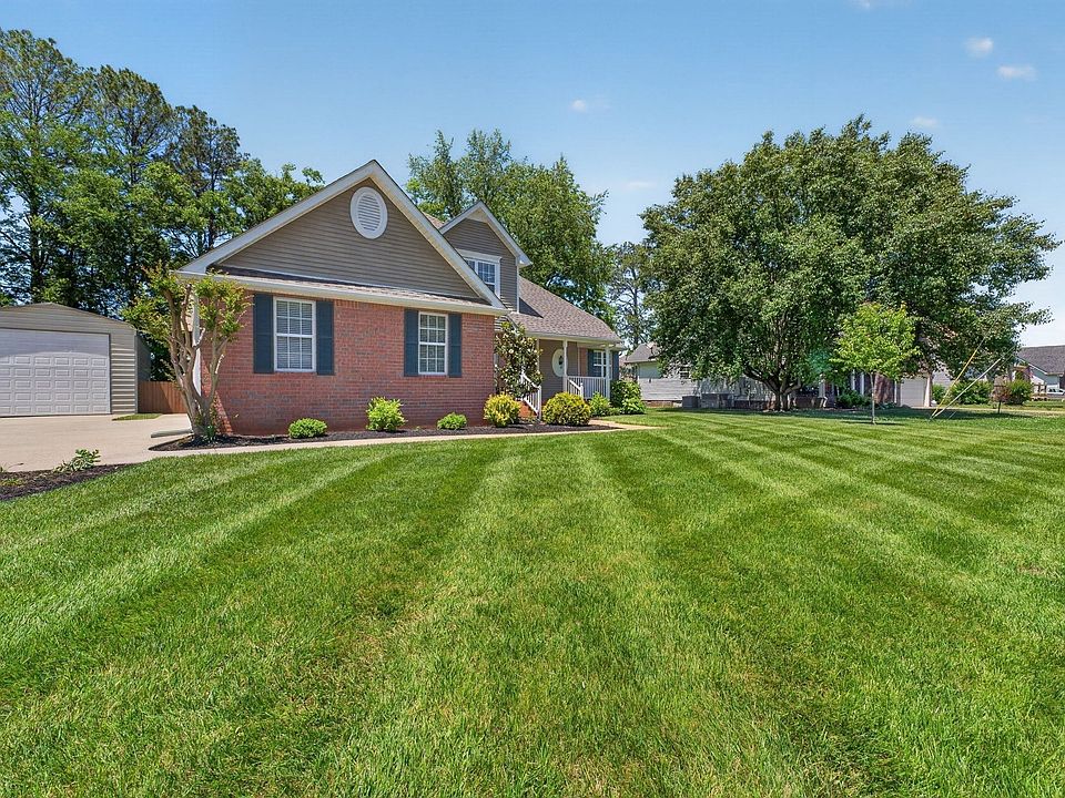 1st image of 2903 Vinemont Dr