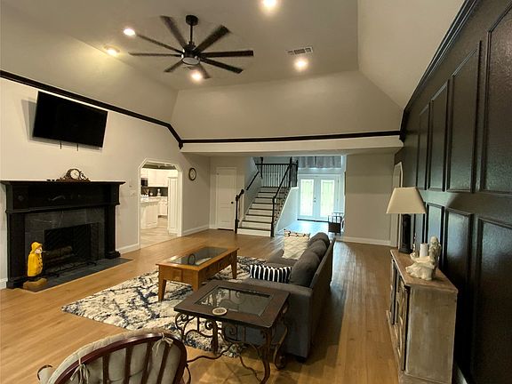 4th image of 2020 Arbor Bend St