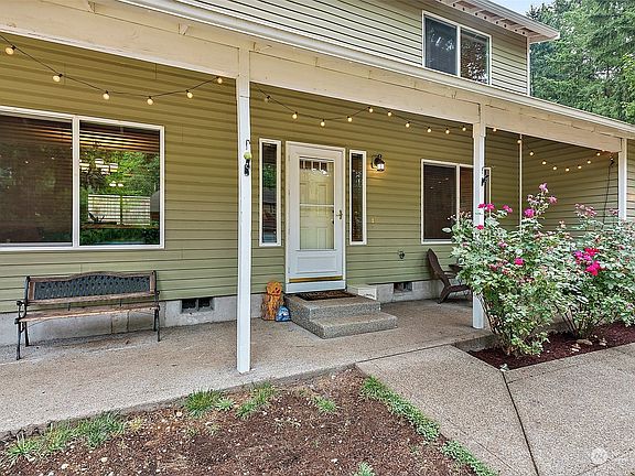 3rd image of 22432 Vale Court SE